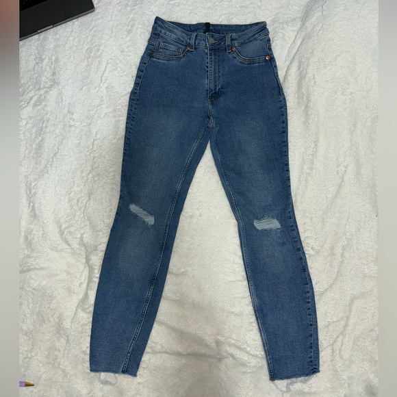 DIVIDED H&M SKINNY JEANS - Picture 1 of 5
